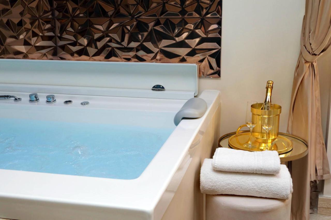 Spanish Hills Collection Luxury Suites & Jacuzzi Rzym Zewnętrze zdjęcie
